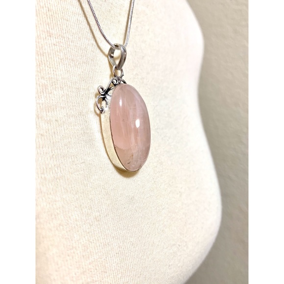 π Beautiful Gemstone Pink Quartz - Picture 2 of 9